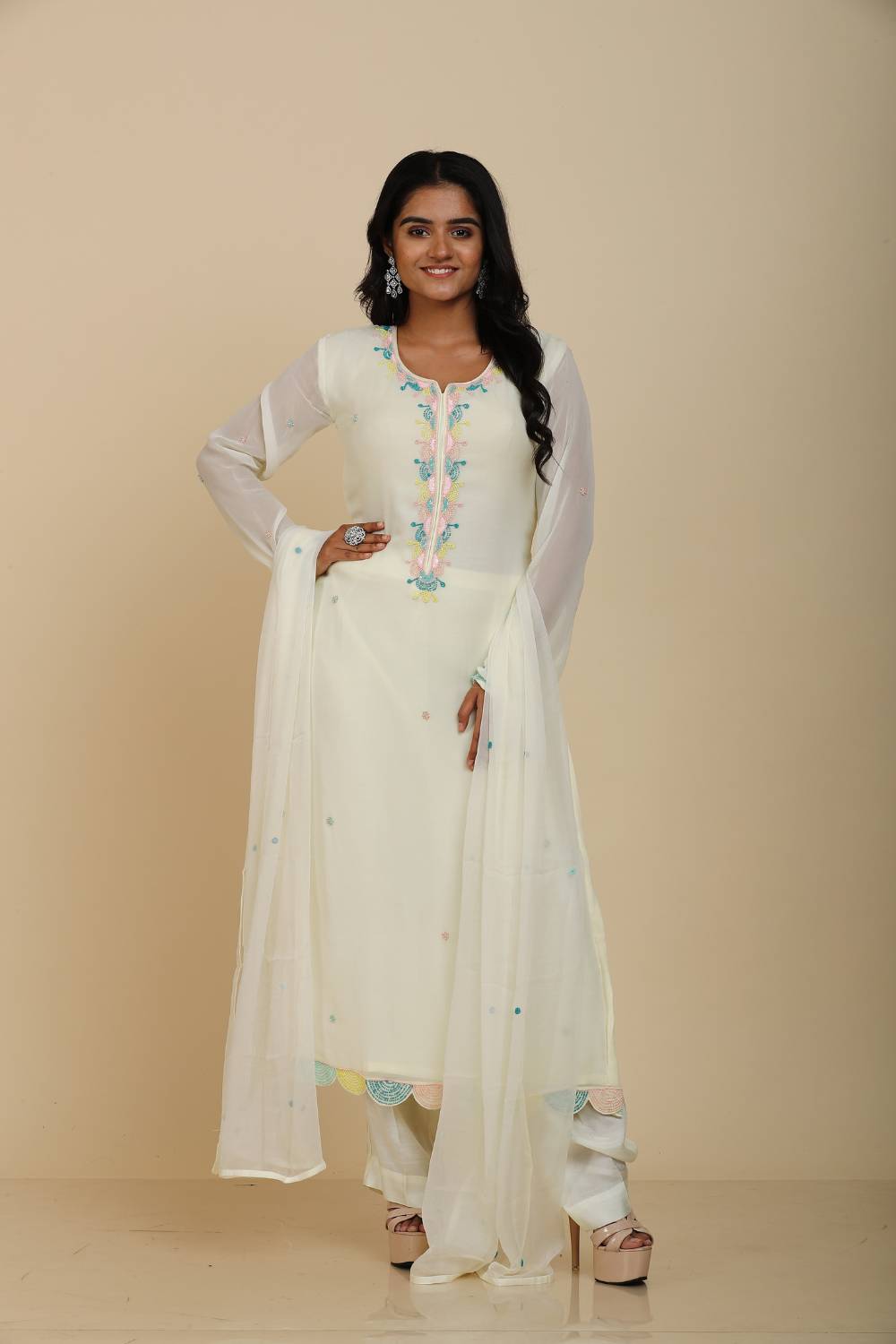 Off white straight kurta in Georgette set with pant and dupatta